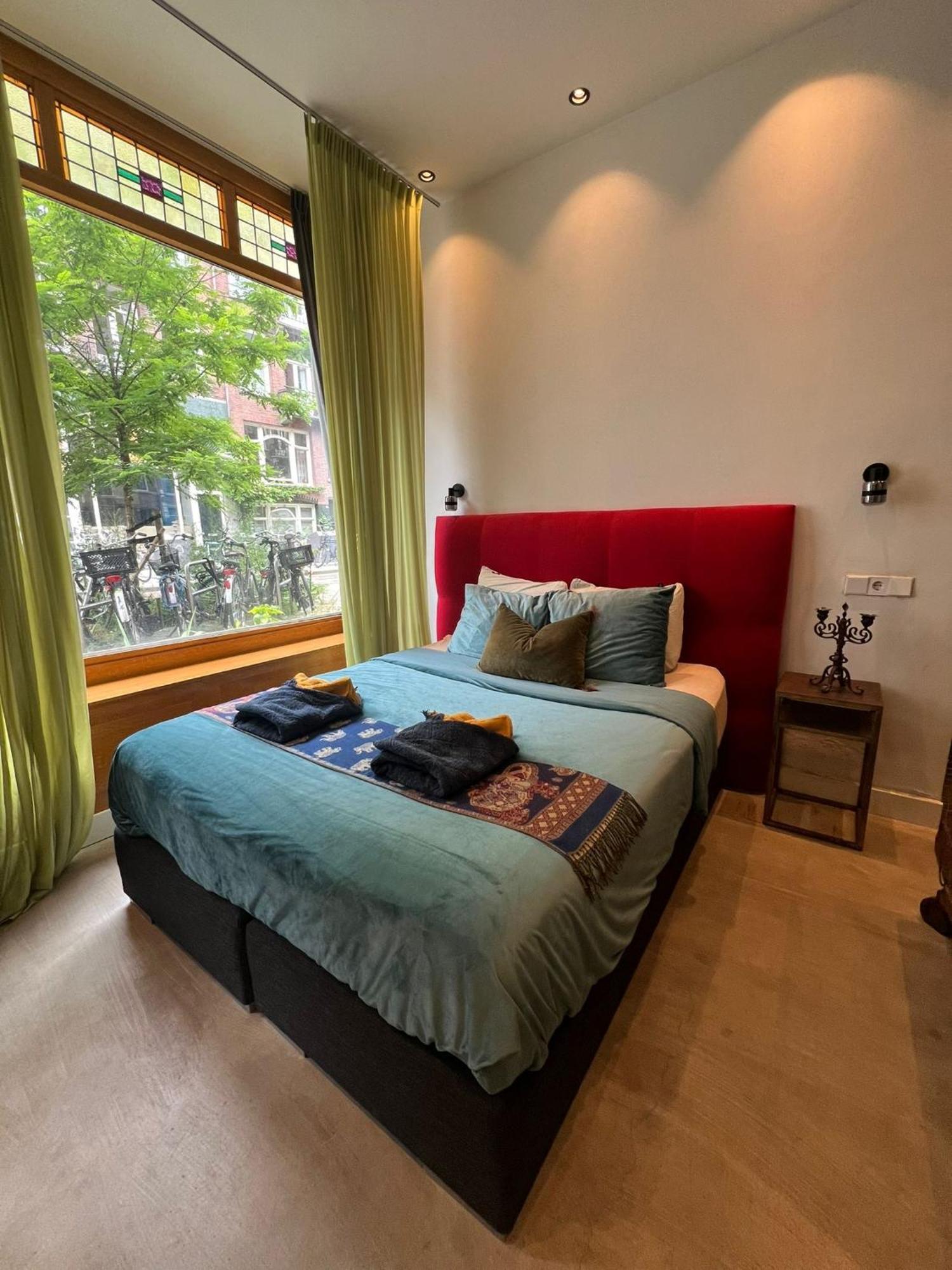 Boutique Amsterdam Bed & Breakfast Exterior photo